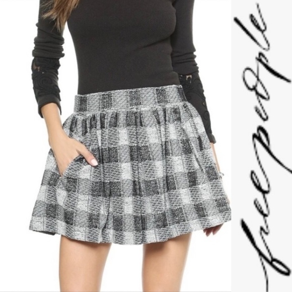Free People Dresses & Skirts - FP Holly Go Lightly Black and Cream plaid flouncy mini Skirt
